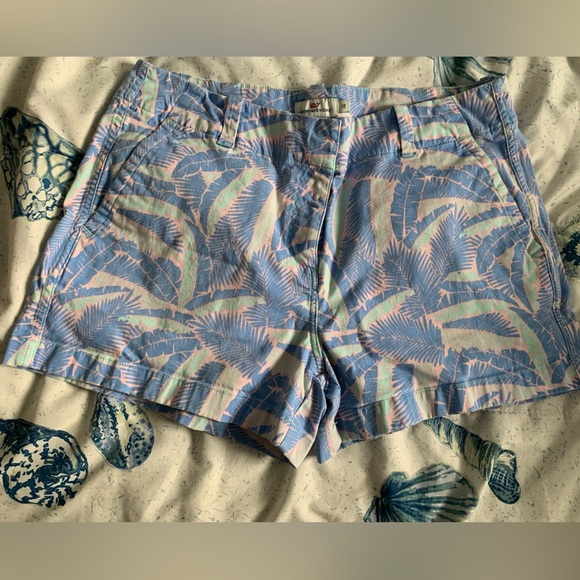 Vineyard Vines Pants - Vineyard Vines Blue and Pink Women's Palm Shorts size 12